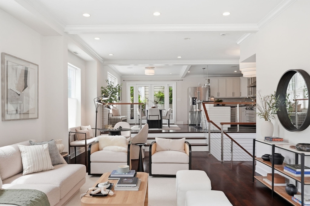 155 W 9th St. # 1