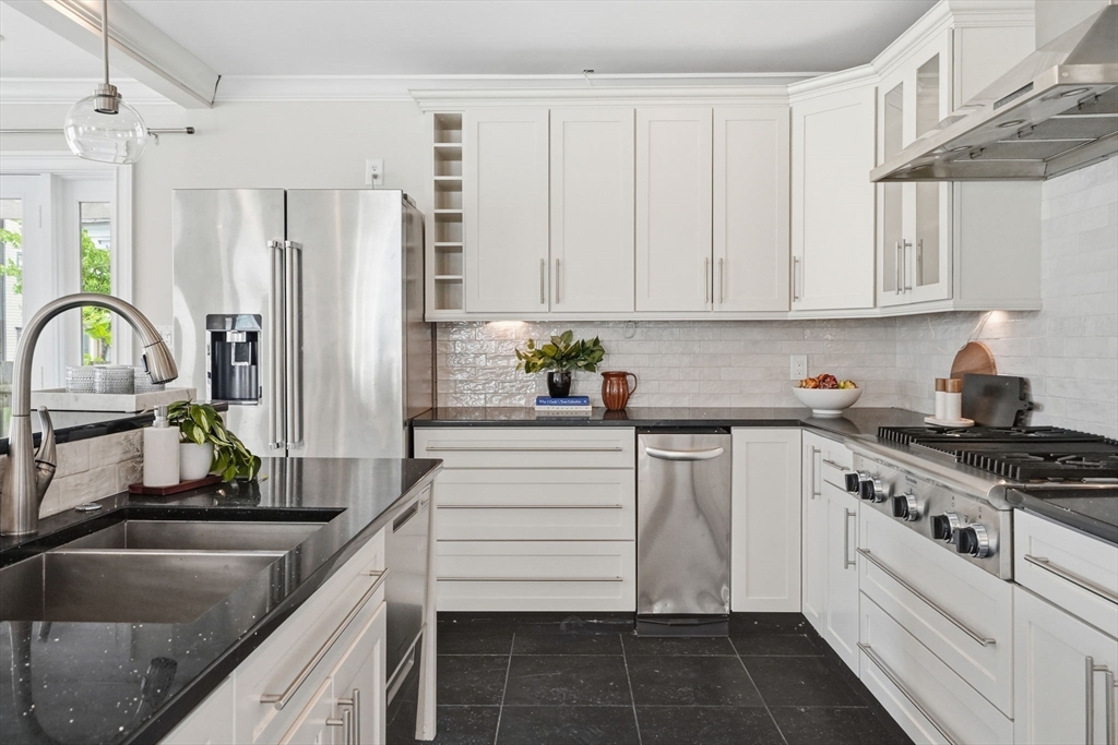 155 W 9th St. # 1