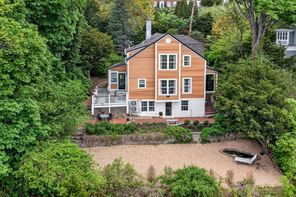27 Wellington Ln