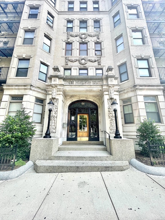 64 Charlesgate E # 88