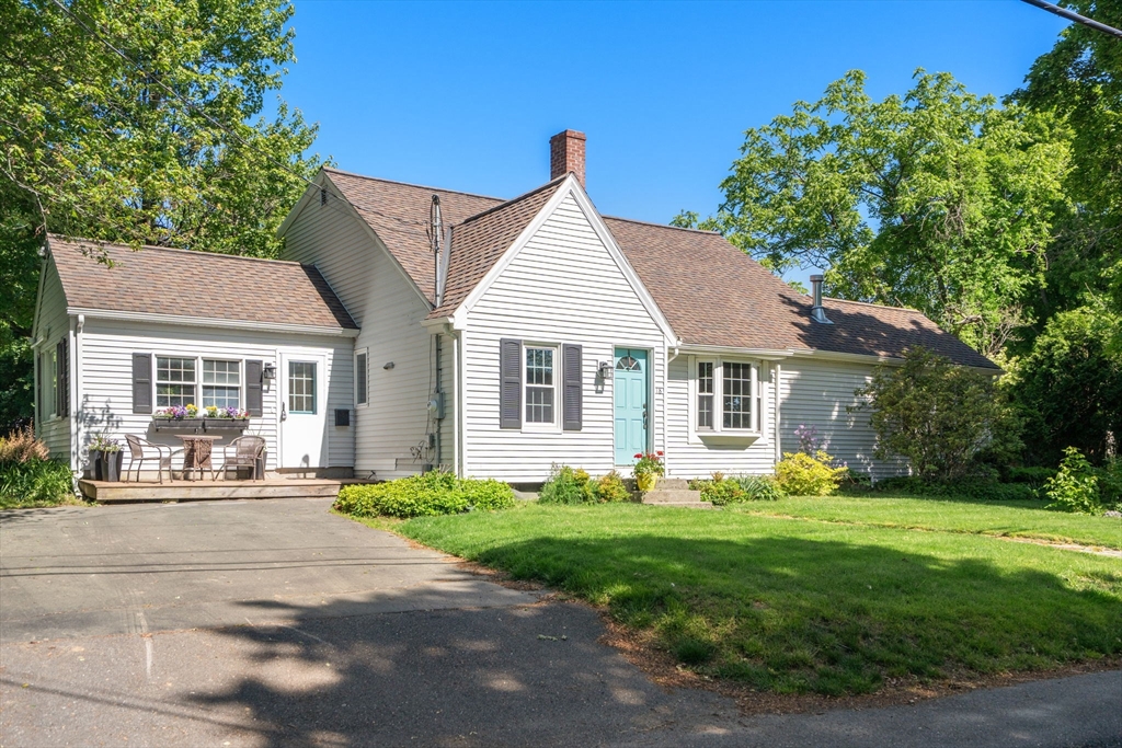 18 Lake St