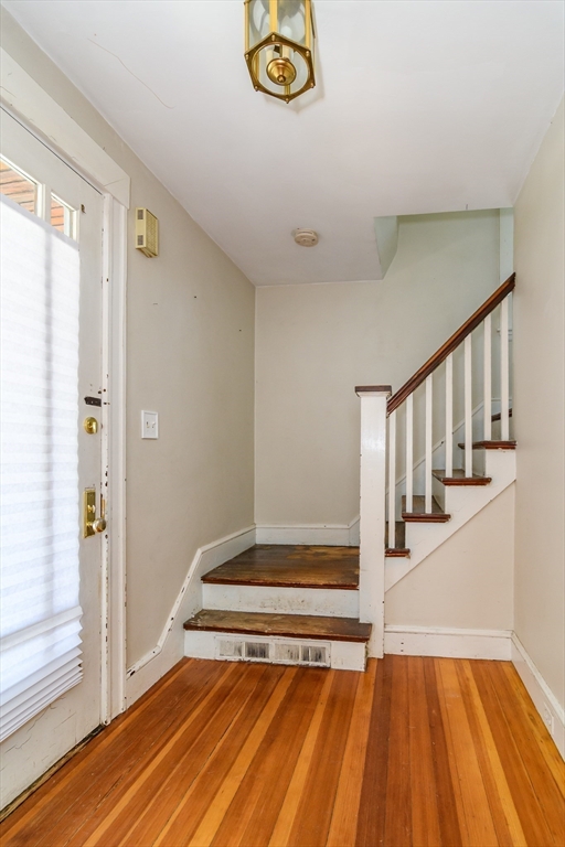 20 Circular Ave