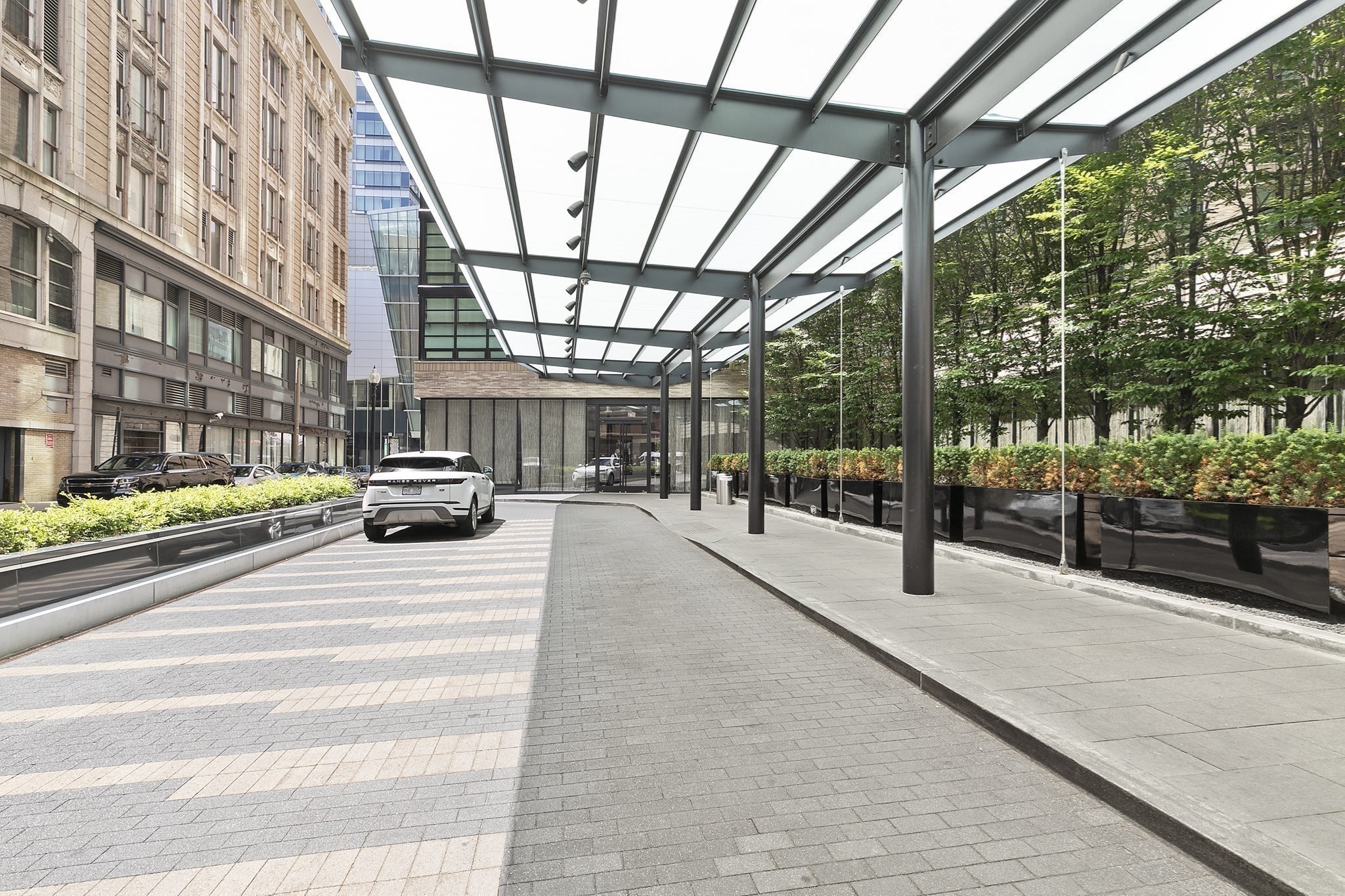580 Washington St. # 1002
