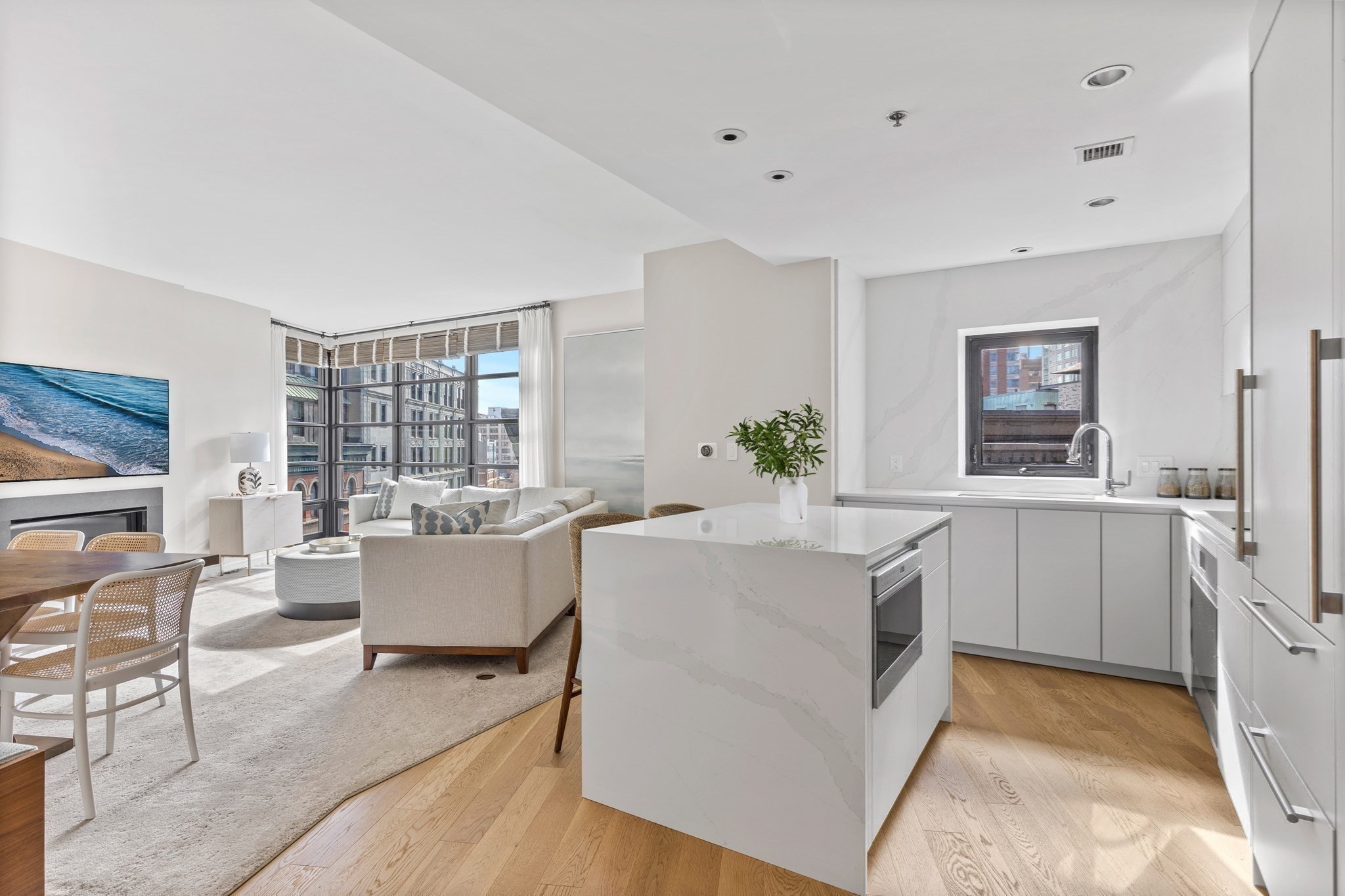 580 Washington St. # 1002