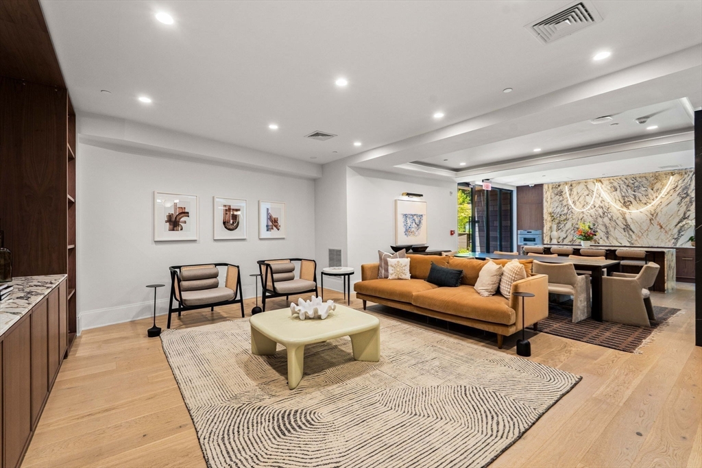 100 Linden Street # 203