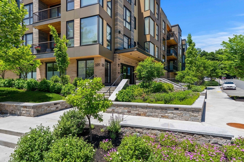 100 Linden Street # 203