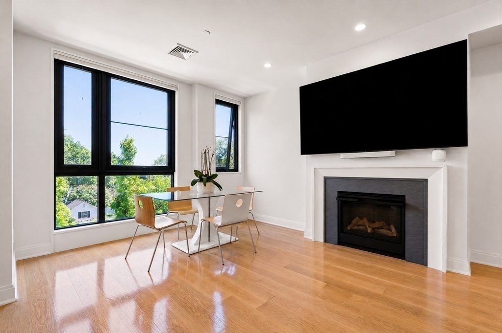 100 Linden Street # 203