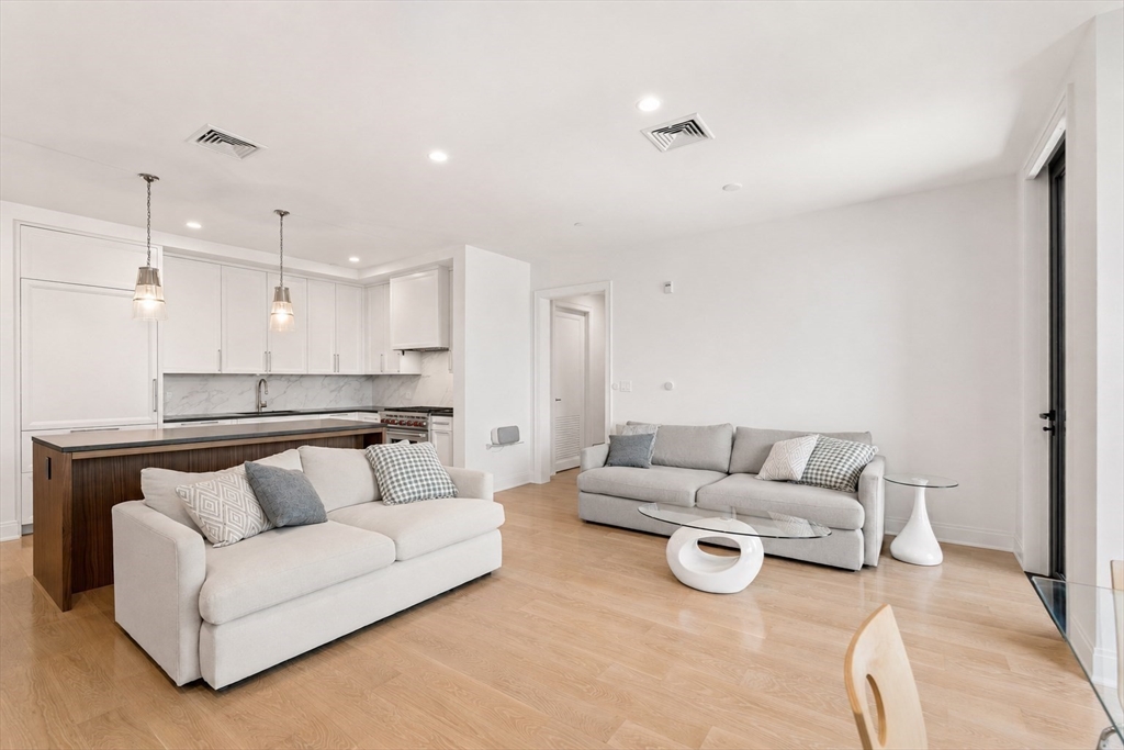100 Linden Street # 203