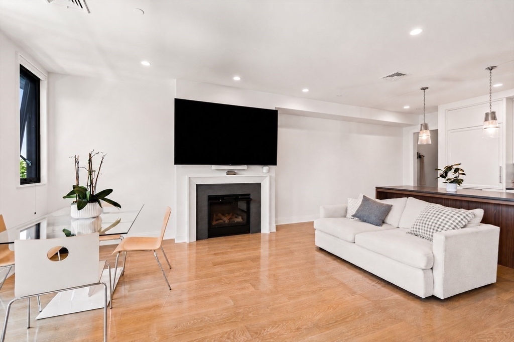 100 Linden Street # 203