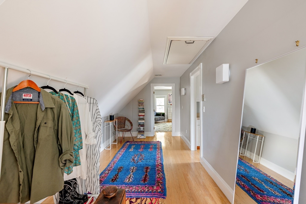 25 Banks St # 2
