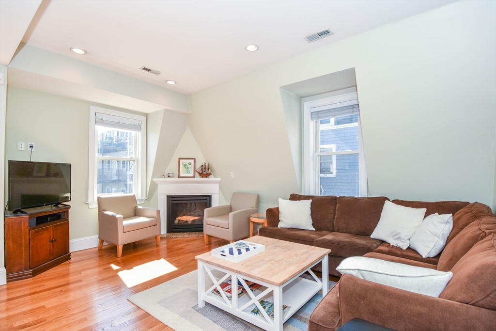 62 H St # 3