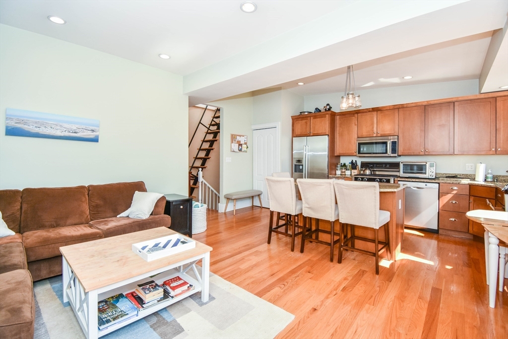 62 H St # 3