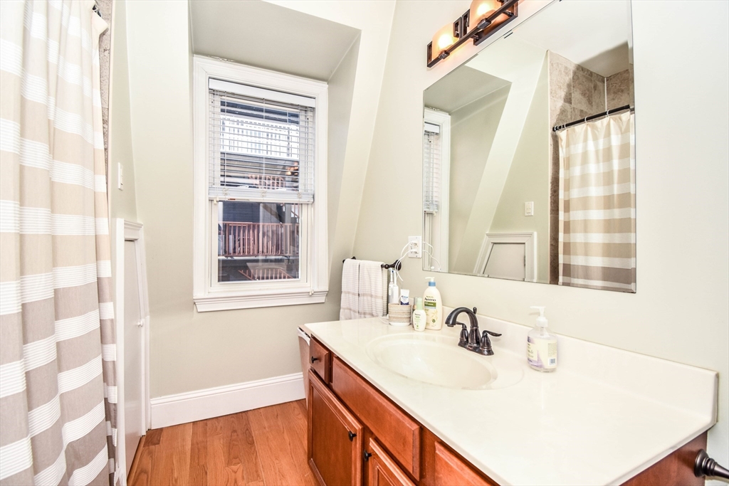 62 H St # 3