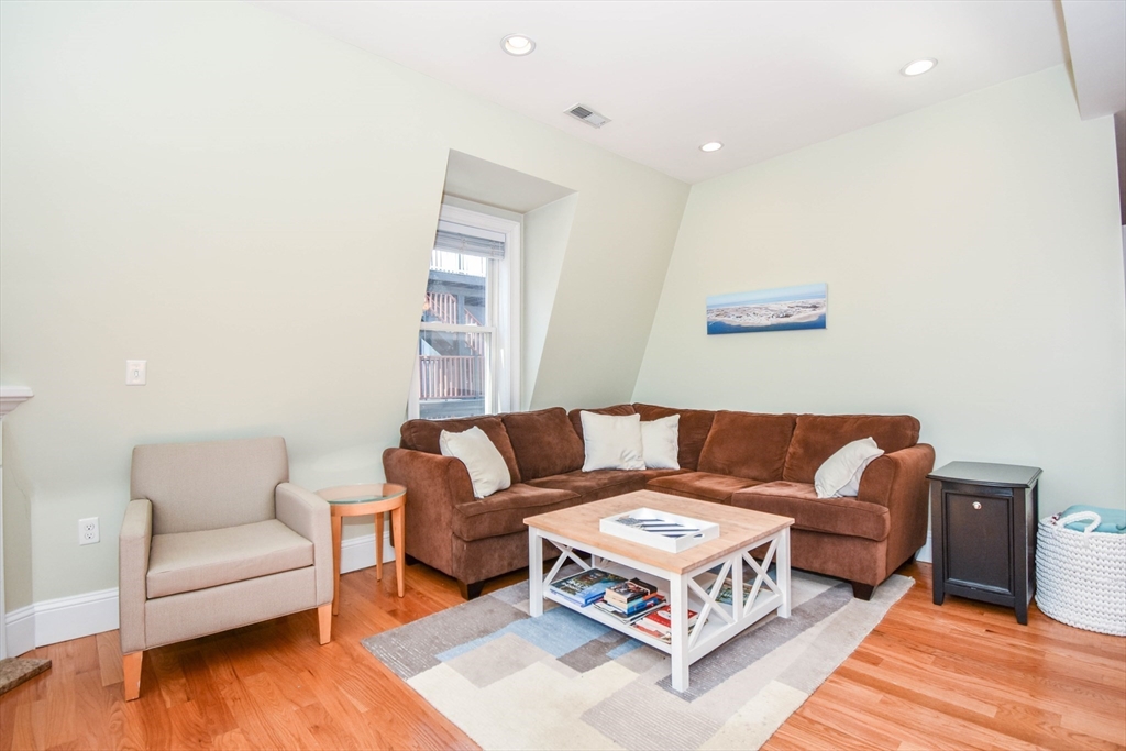 62 H St # 3