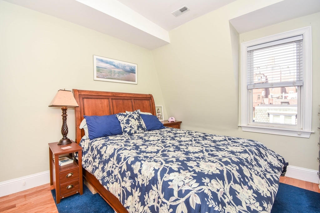 62 H St # 3