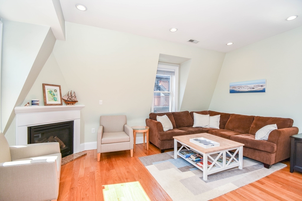 62 H St # 3