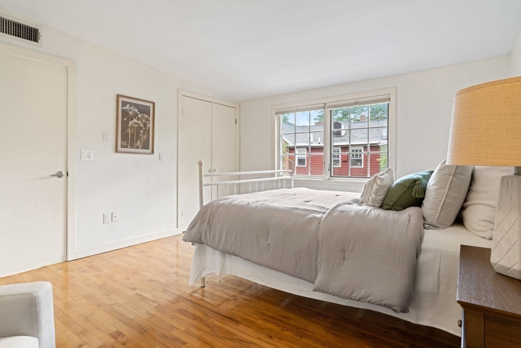 88 Pearl St Rear