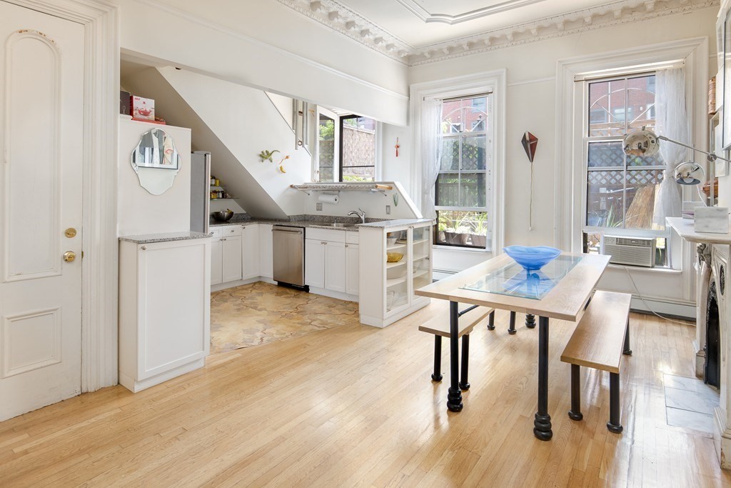 36 Upton St # 2A