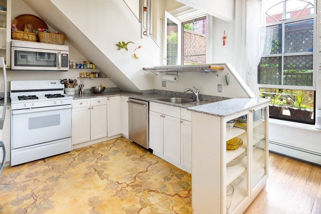 36 Upton St # 2A