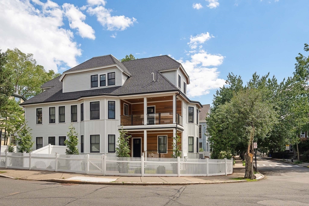 177 Thorndike St # 1