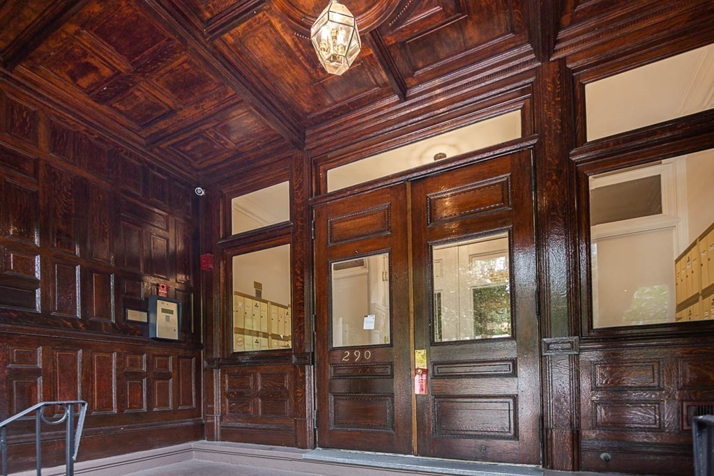 290 Commonwealth Ave # 20