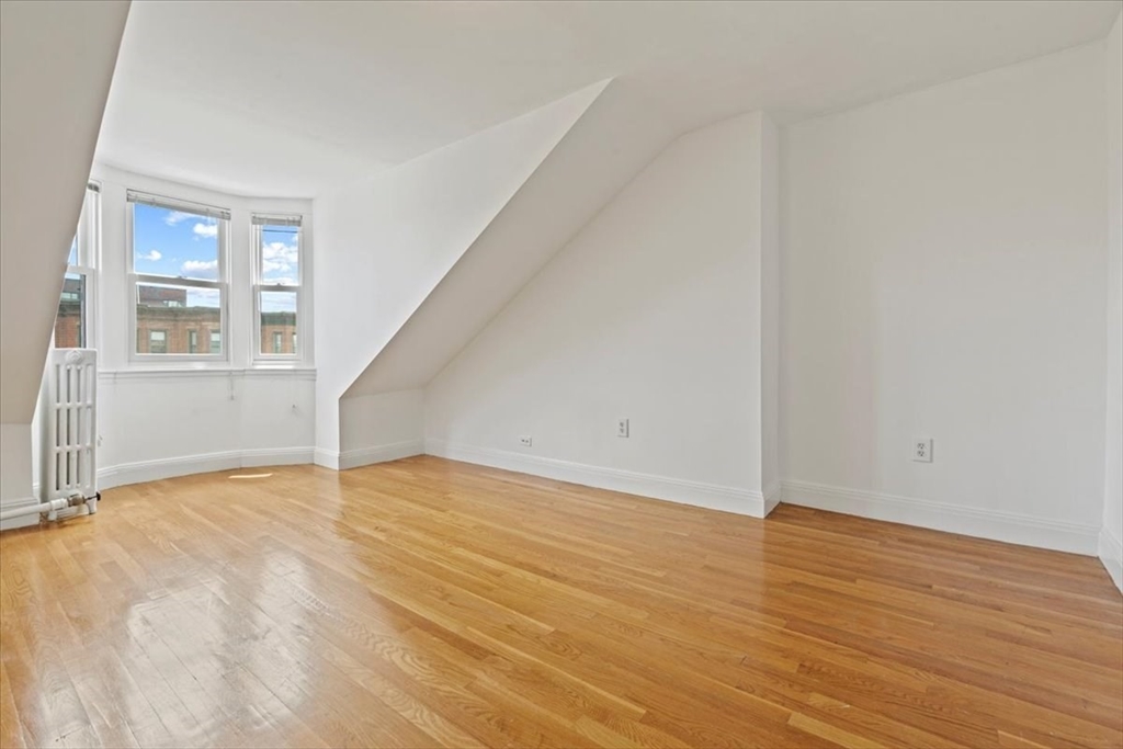 619 Tremont St # 4