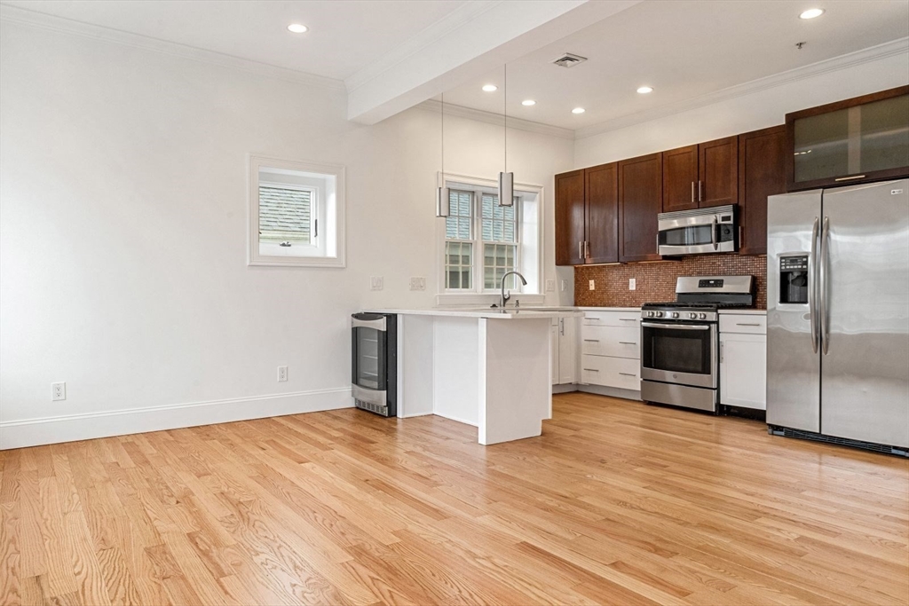 823 East Sixth Street # 2
