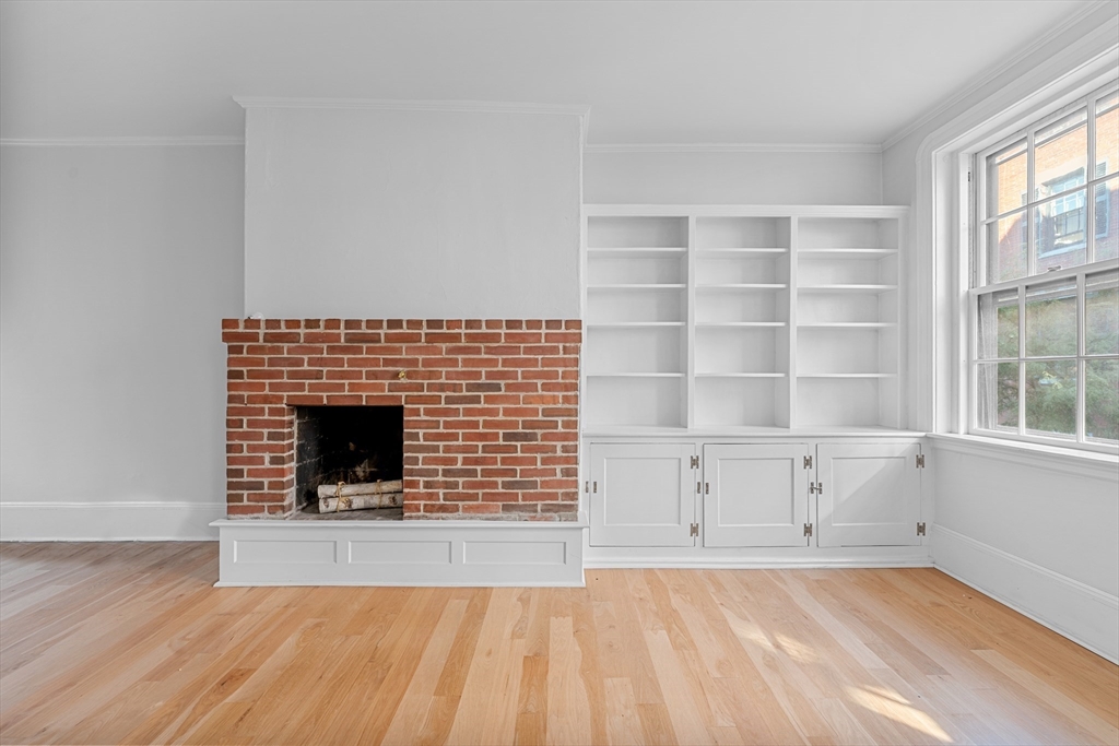 132 Myrtle St # 2
