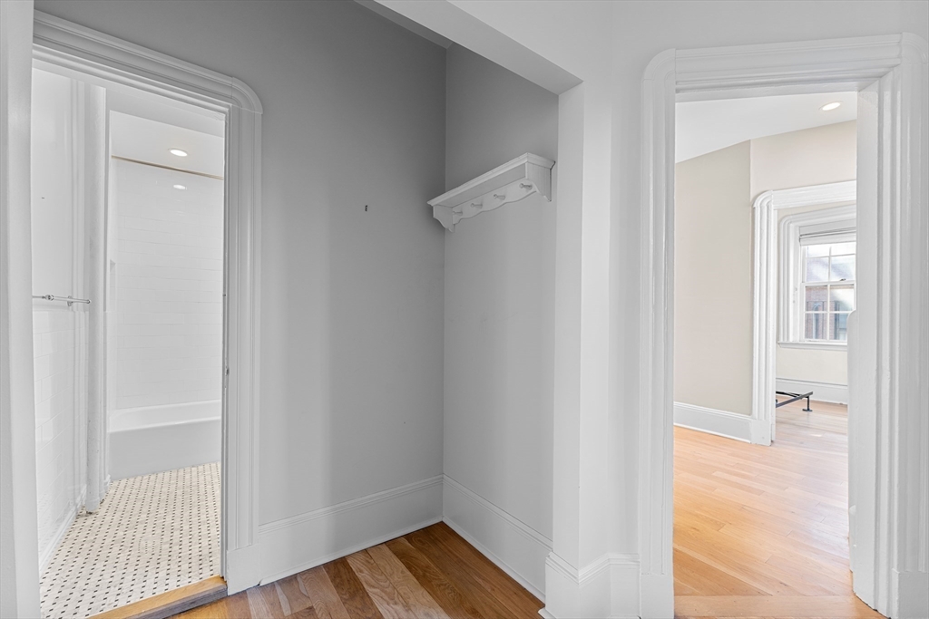 132 Myrtle St # 2