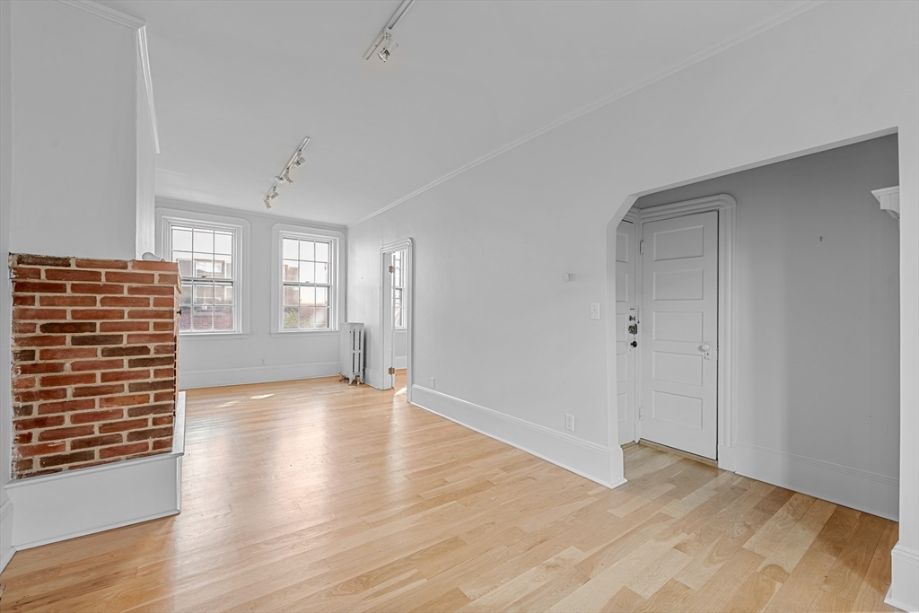 132 Myrtle St # 2