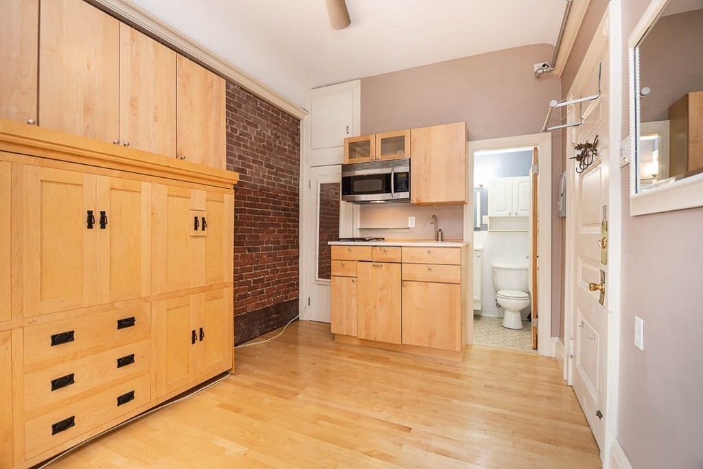 290 Commonwealth Ave # 20