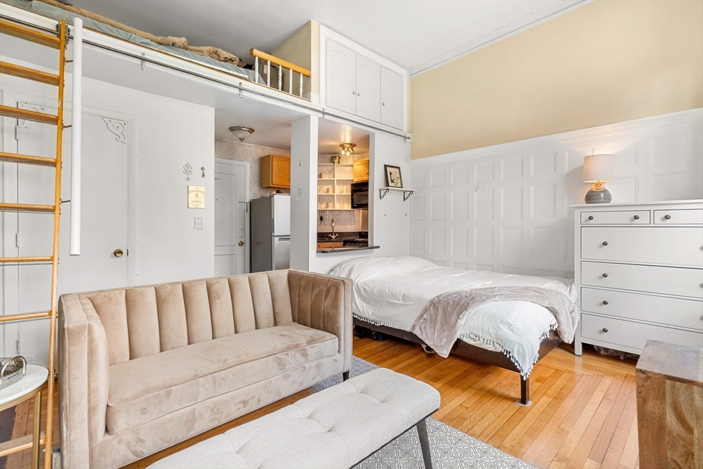 425 Beacon St # 2