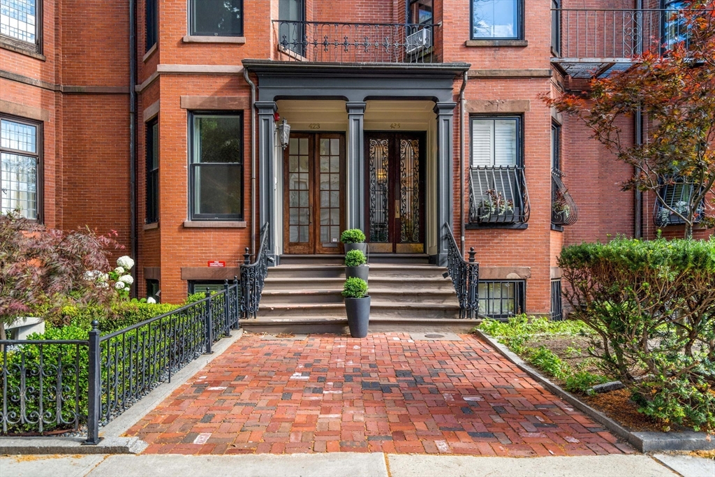 425 Beacon St # 2