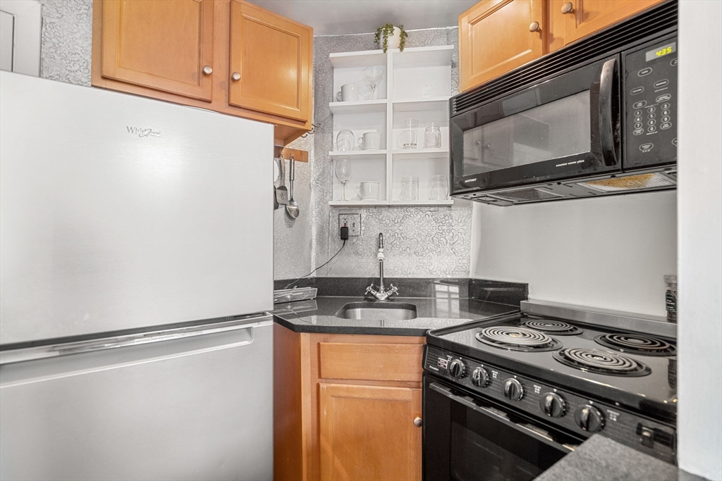 425 Beacon St # 2