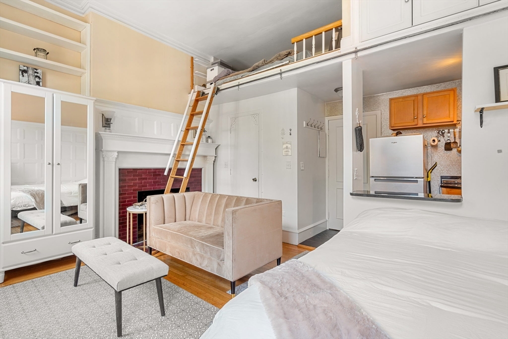425 Beacon St # 2