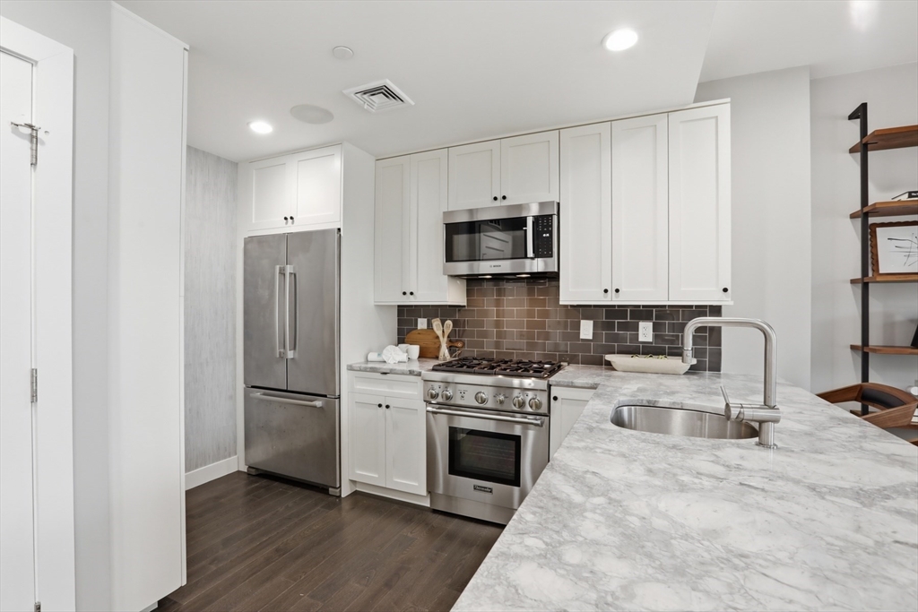 309 E St # 43