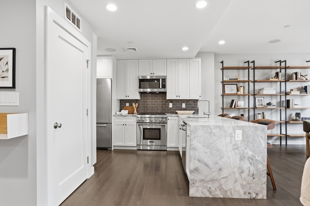 309 E St # 43