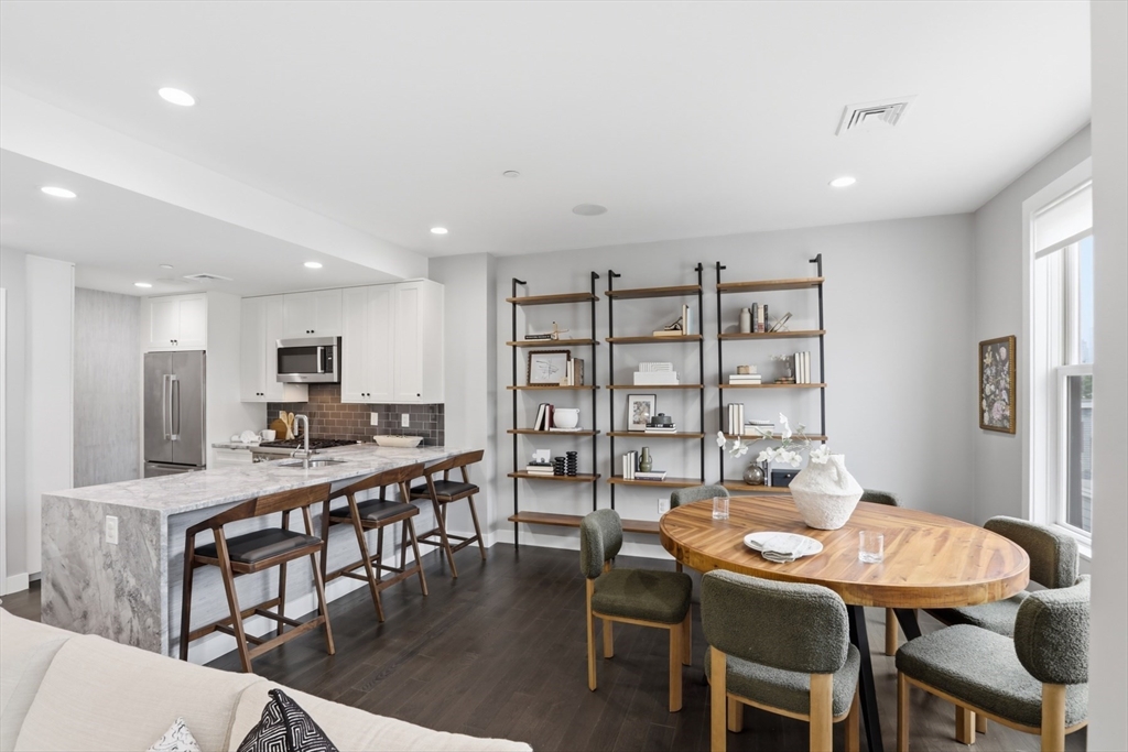309 E St # 43