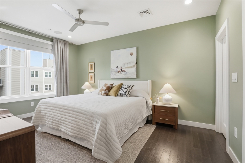 309 E St # 43