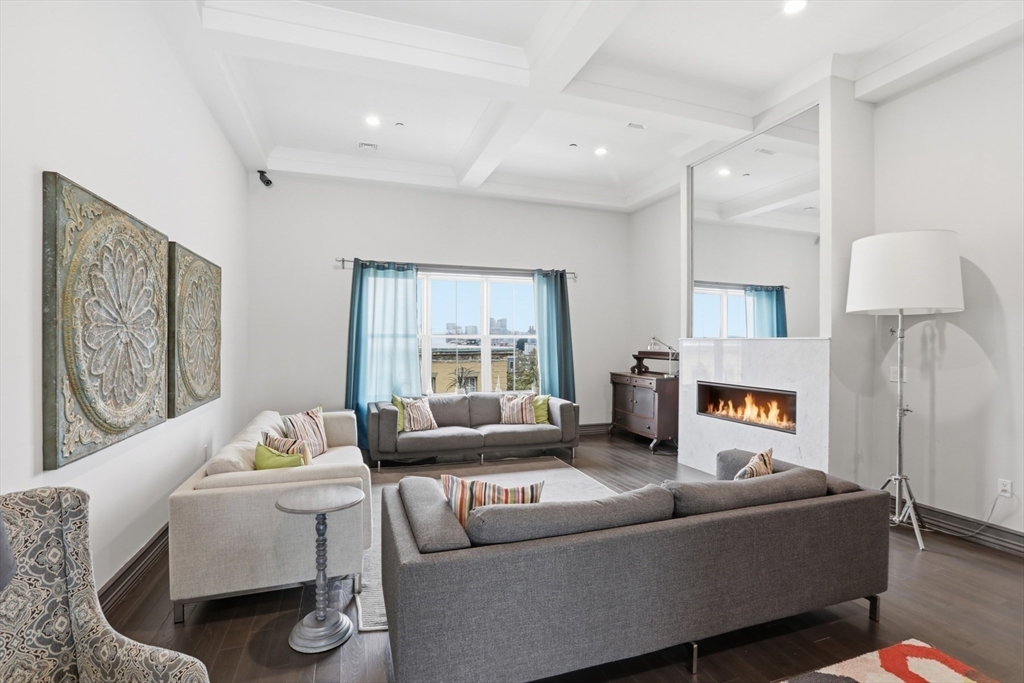 309 E St # 43
