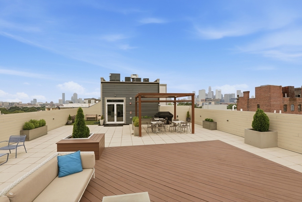 309 E St # 43