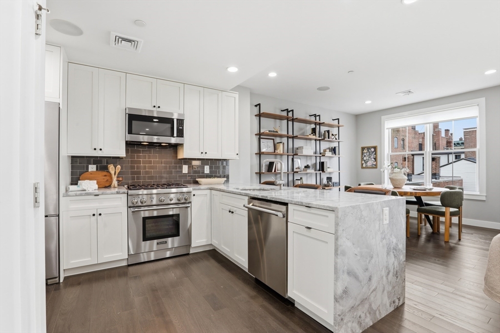 309 E St # 43