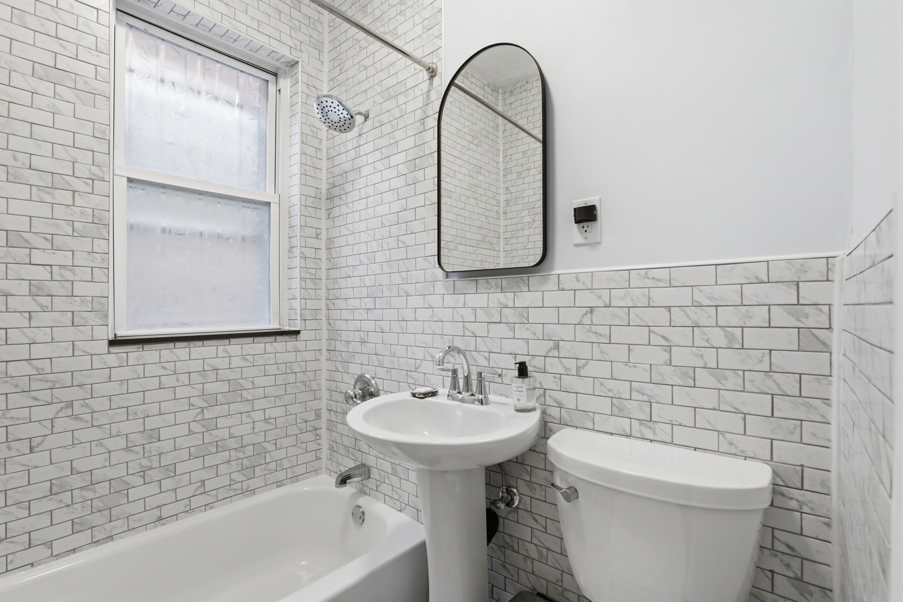 1896 Beacon St Unit: PH3