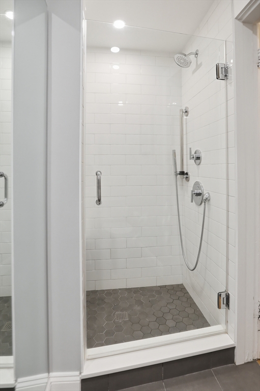 1896 Beacon St Unit: PH3