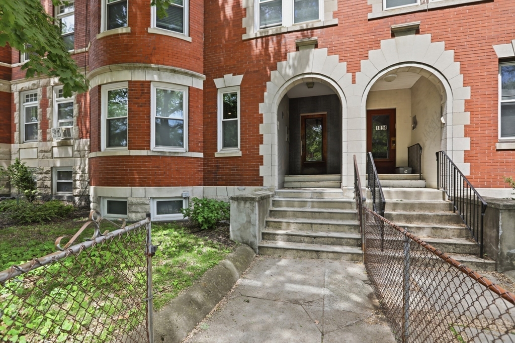 1896 Beacon St Unit: PH3