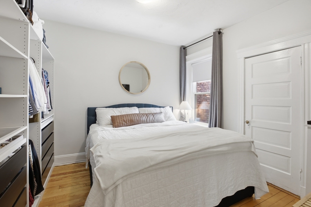 1896 Beacon St Unit: PH3