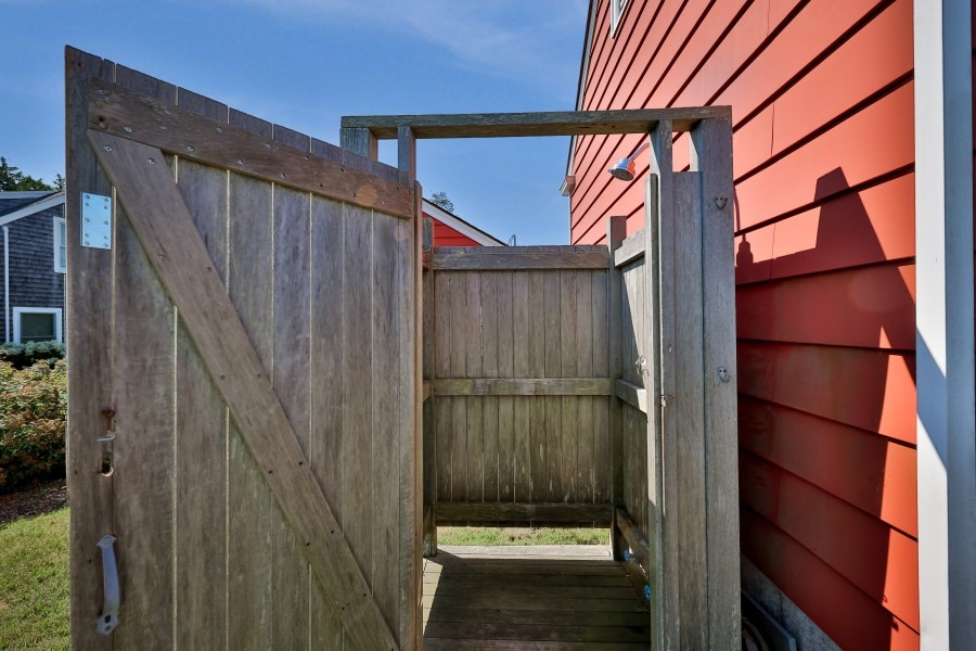 36 Hines Point Rd