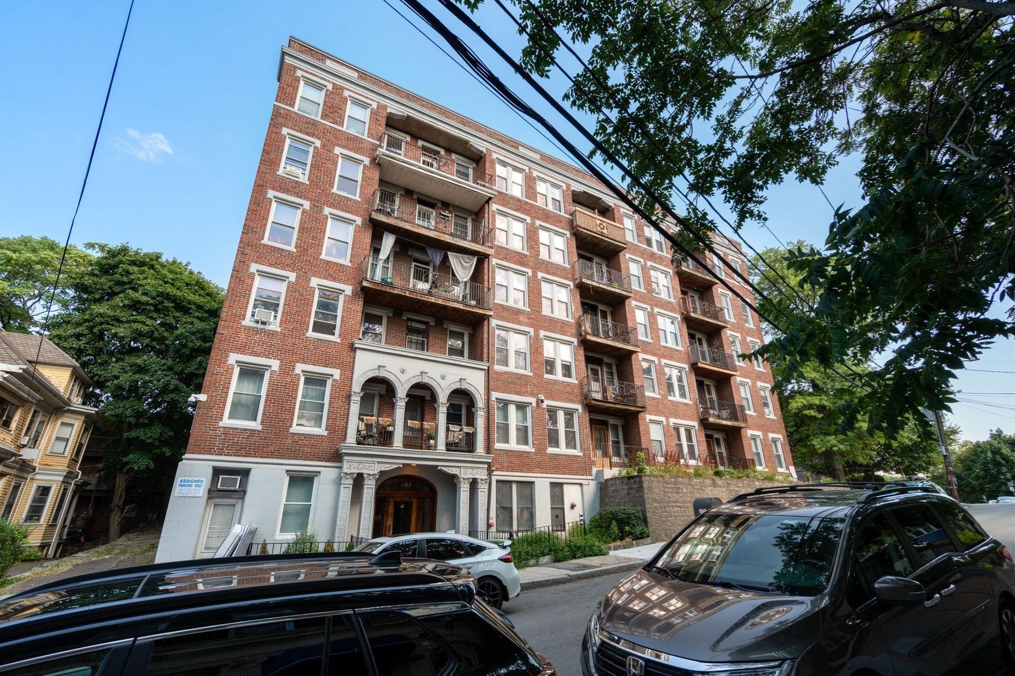 28 Quint Ave # 37