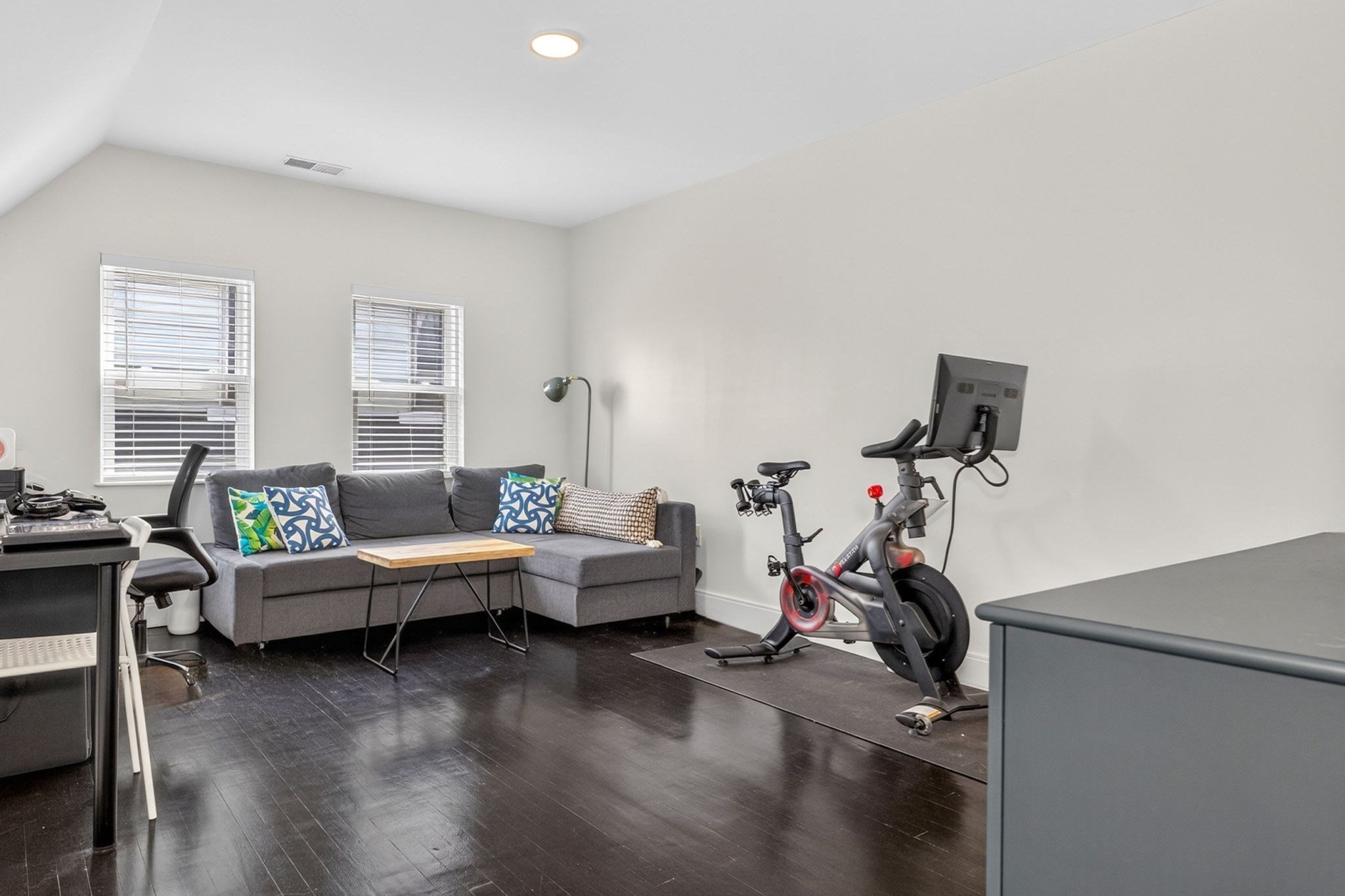 16 Pasadena Rd # 3