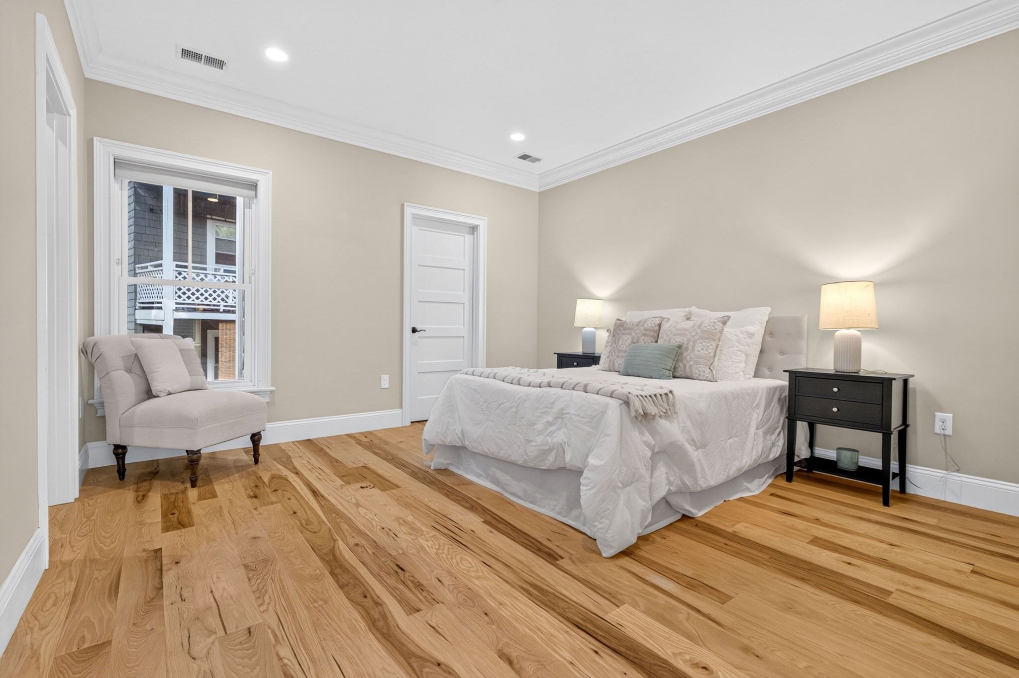 30 Chestnut Sq # 30